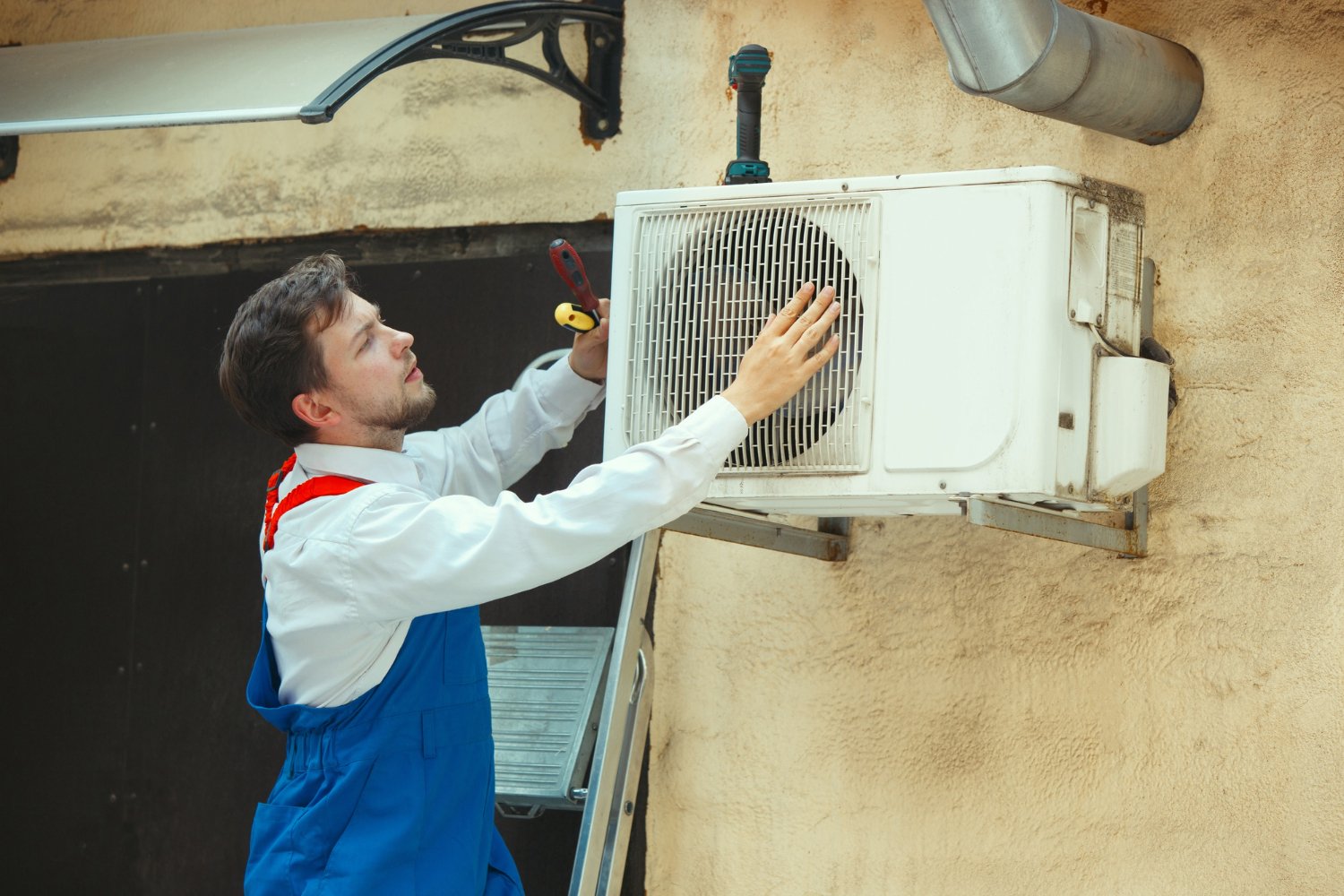 Read more about the article Top Signs Your AC Needs Repair: How to Identify and Address Issues Early